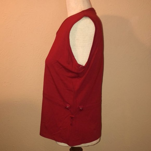 HP Red Sleeveless Toggle Top <3 - Picture 2 of 7